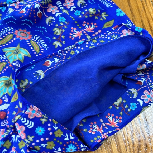 Everly floral short romper, size small, great condition. Lined. - Picture 4 of 14